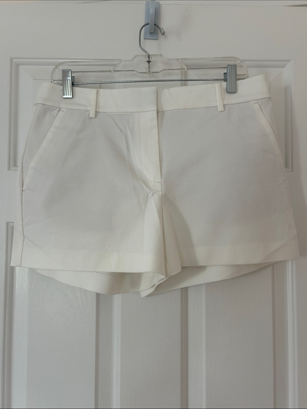 LOFT White Riviera Shorts- Size 6 Curvy